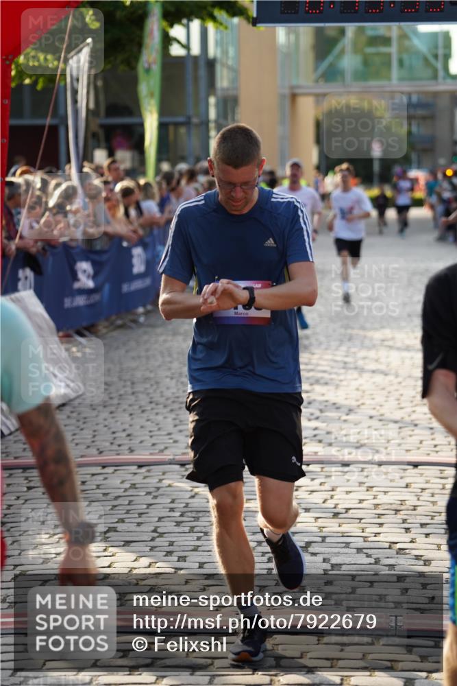 13.06.2025 - Holstenköstenlauf Felixshl http://msf.ph/oto/7922679 13.06.2025 19:49:54 Laufen 2165, 2347, 2415, 2569, 2713, 3049, 3050 meine-sportfotos.de