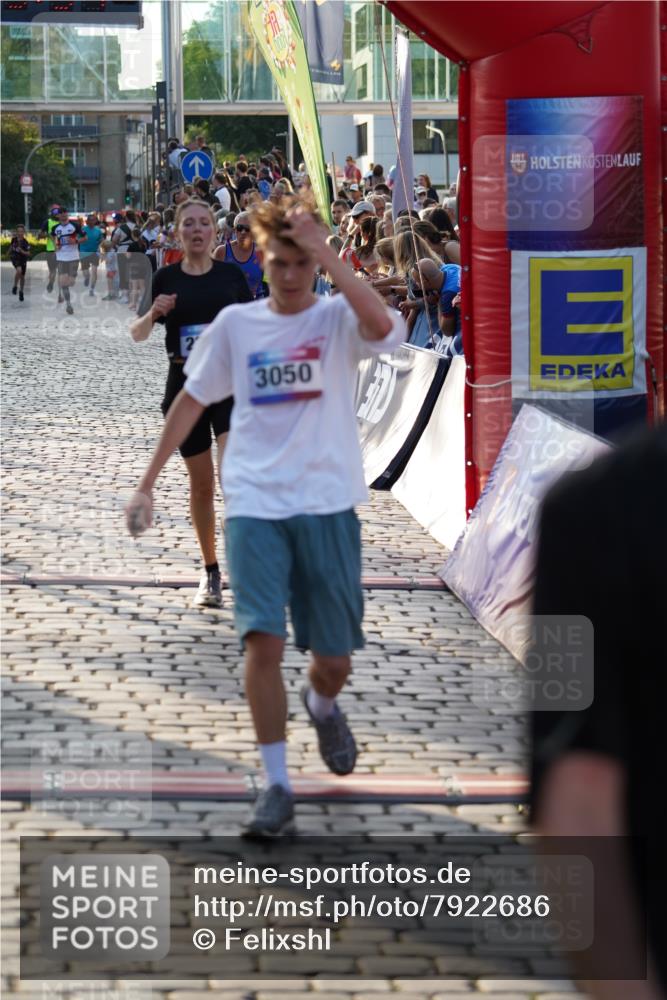 13.06.2025 - Holstenköstenlauf Felixshl http://msf.ph/oto/7922686 13.06.2025 19:49:56 Laufen 2165, 2347, 2415, 2713, 3049, 3050 meine-sportfotos.de