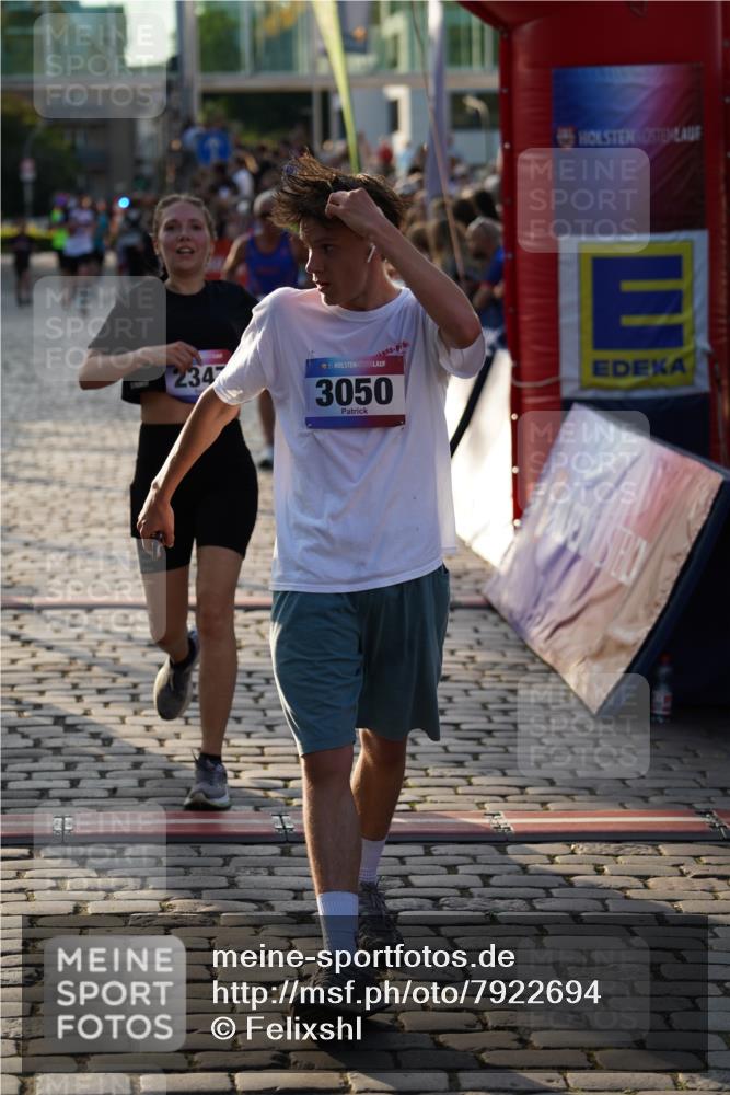 13.06.2025 - Holstenköstenlauf Felixshl http://msf.ph/oto/7922694 13.06.2025 19:49:57 Laufen 2215, 2347, 2415, 2713, 3049, 3050 meine-sportfotos.de