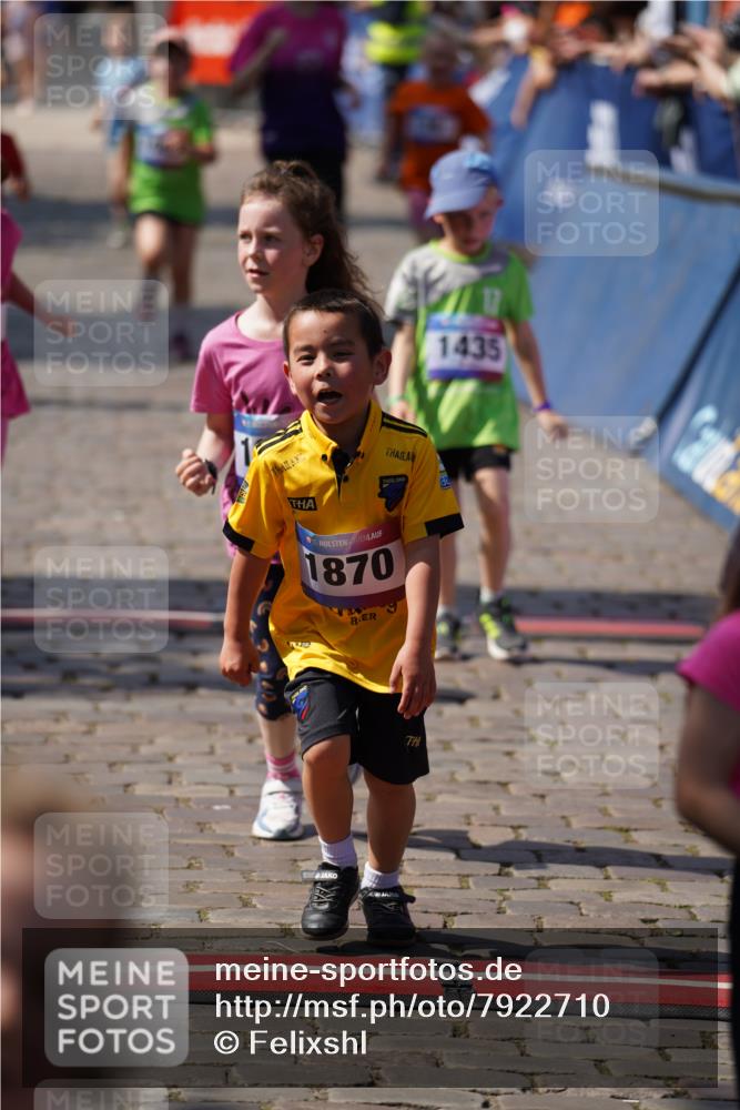 13.06.2025 - Holstenköstenlauf Felixshl http://msf.ph/oto/7922710 13.06.2025 15:38:40 Laufen 16, 33, 81, 98, 278, 1193, 1195, 1435, 1443, 1870, 1929 meine-sportfotos.de