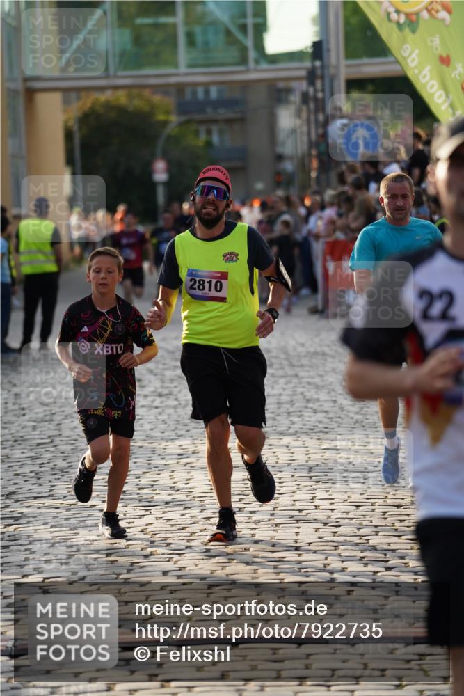 13.06.2025 - Holstenköstenlauf Felixshl http://msf.ph/oto/7922735 13.06.2025 19:50:06 Laufen 2015, 2215, 2545, 2810, 2845 meine-sportfotos.de