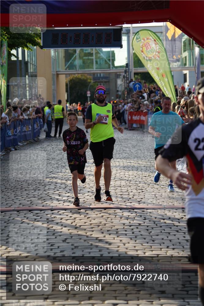 13.06.2025 - Holstenköstenlauf Felixshl http://msf.ph/oto/7922740 13.06.2025 19:50:07 Laufen 2015, 2215, 2545, 2810, 2845 meine-sportfotos.de