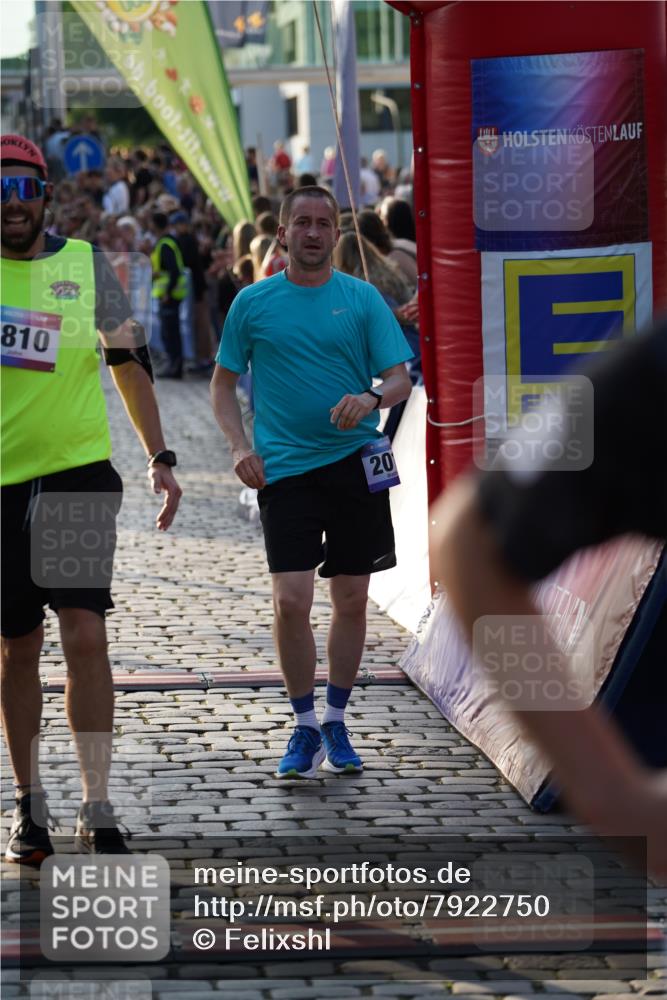 13.06.2025 - Holstenköstenlauf Felixshl http://msf.ph/oto/7922750 13.06.2025 19:50:09 Laufen 2015, 2024, 2215, 2545, 2810, 2845 meine-sportfotos.de
