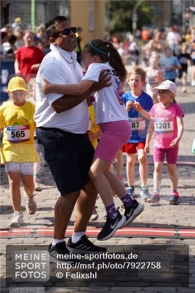 13.06.2025 - Holstenköstenlauf Felixshl http://msf.ph/oto/7922758 13.06.2025 15:38:52 Laufen 87, 101, 271, 274, 425, 431, 565, 569, 673, 677, 678, 832, 948, 950, 1201, 1846, 1897 meine-sportfotos.de