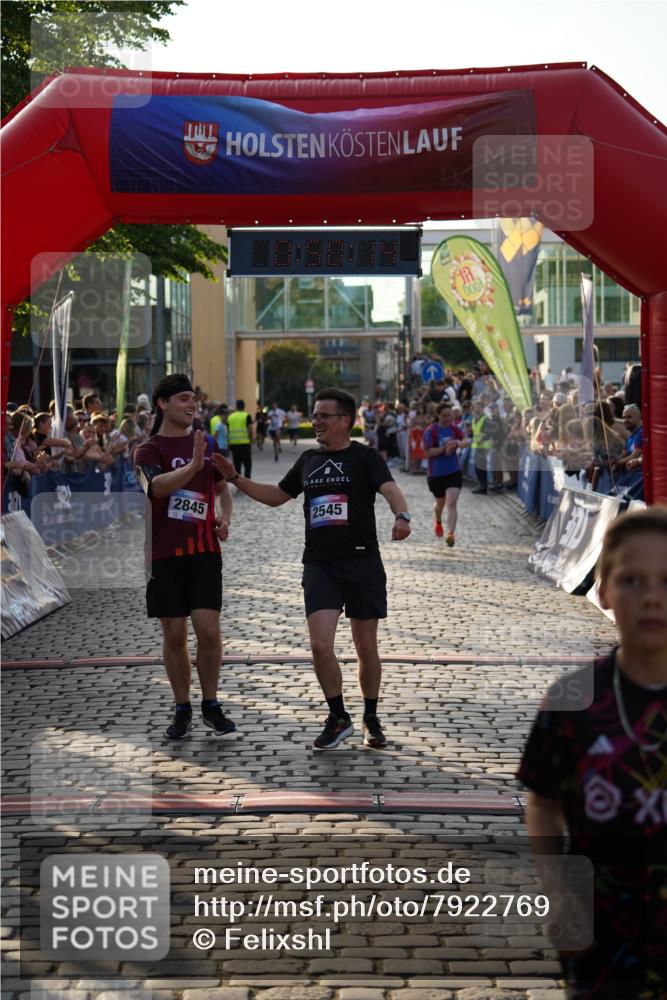 13.06.2025 - Holstenköstenlauf Felixshl http://msf.ph/oto/7922769 13.06.2025 19:50:14 Laufen 2024, 2545, 2823, 2845, 3115 meine-sportfotos.de