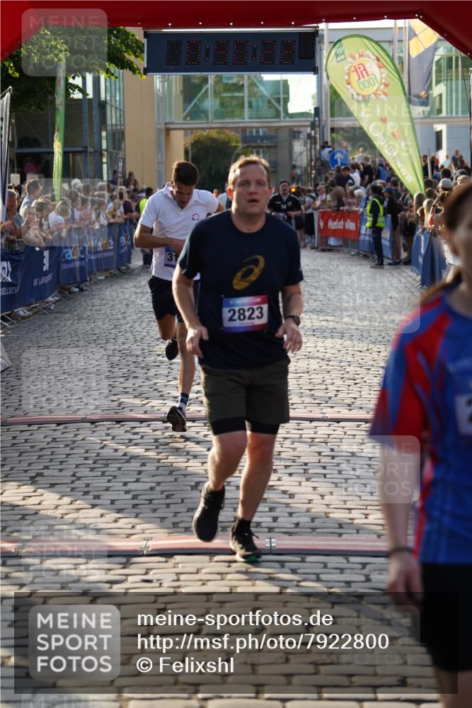 13.06.2025 - Holstenköstenlauf Felixshl http://msf.ph/oto/7922800 13.06.2025 19:50:22 Laufen 2390, 2551, 2631, 2823, 3115, 3117 meine-sportfotos.de