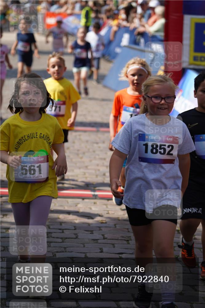 13.06.2025 - Holstenköstenlauf Felixshl http://msf.ph/oto/7922840 13.06.2025 15:39:14 Laufen 13, 47, 86, 277, 561, 571, 822, 828, 1291, 1853 meine-sportfotos.de