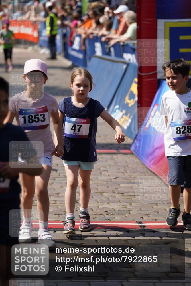 13.06.2025 - Holstenköstenlauf Felixshl http://msf.ph/oto/7922865 13.06.2025 15:39:20 Laufen 47, 277, 820, 828, 1436, 1445, 1853 meine-sportfotos.de