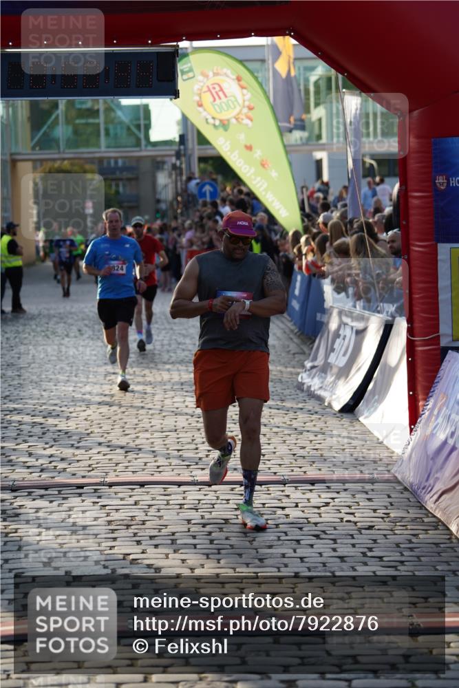 13.06.2025 - Holstenköstenlauf Felixshl http://msf.ph/oto/7922876 13.06.2025 19:50:43 Laufen 2598, 2769, 2824, 3016, 3144, 3587, 3601 meine-sportfotos.de