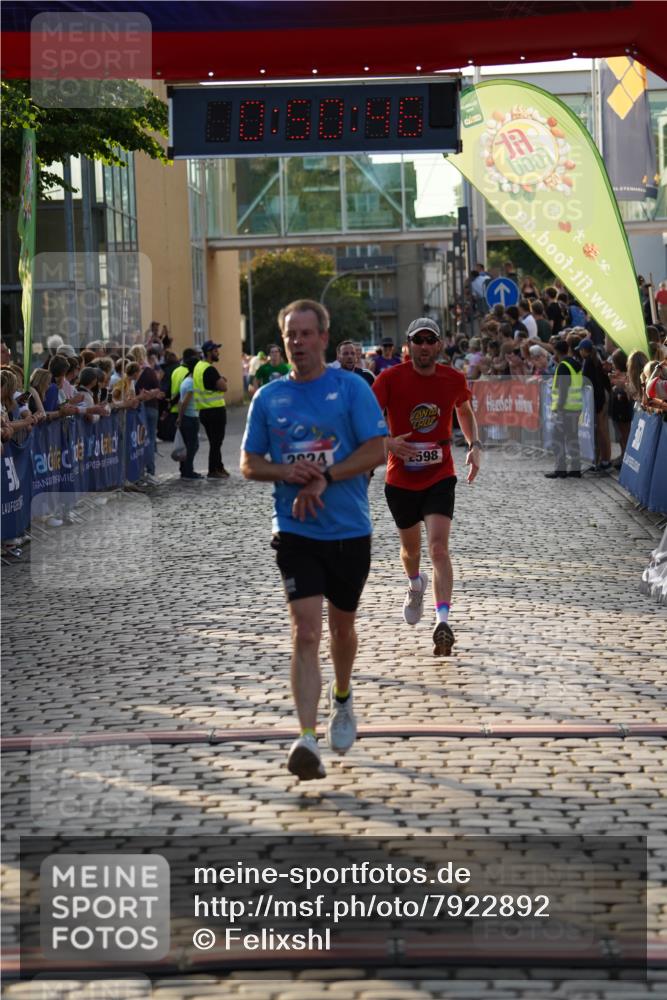 13.06.2025 - Holstenköstenlauf Felixshl http://msf.ph/oto/7922892 13.06.2025 19:50:46 Laufen 2598, 2724, 2769, 2824, 2926, 3016, 3144, 3595 meine-sportfotos.de