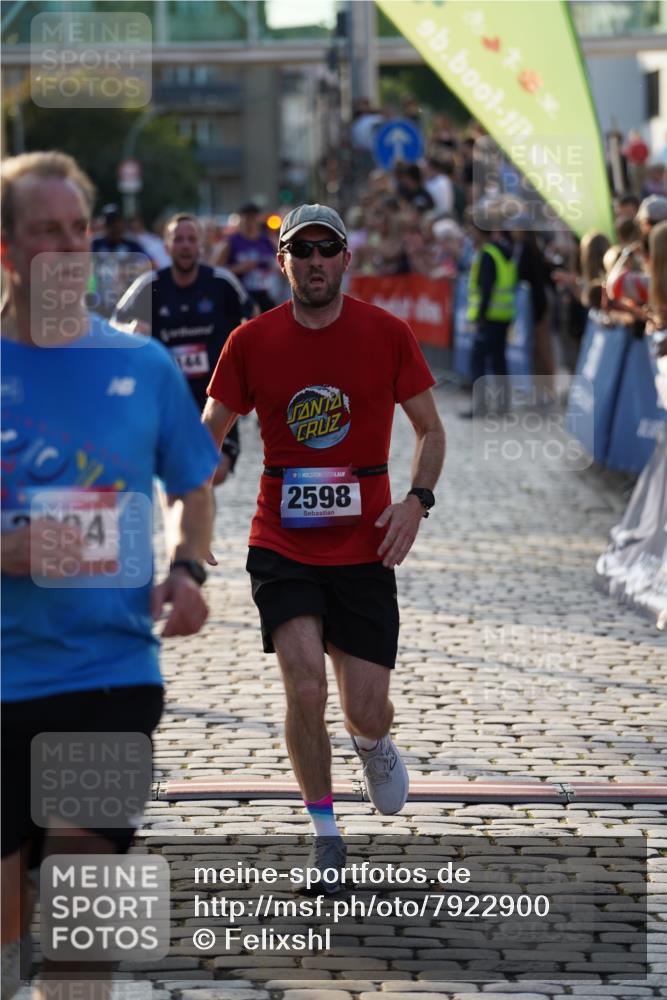 13.06.2025 - Holstenköstenlauf Felixshl http://msf.ph/oto/7922900 13.06.2025 19:50:47 Laufen 2598, 2724, 2824, 2926, 3016, 3144, 3582, 3595, 3627, 3796 meine-sportfotos.de