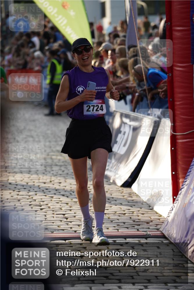 13.06.2025 - Holstenköstenlauf Felixshl http://msf.ph/oto/7922911 13.06.2025 19:50:53 Laufen 2003, 2724, 2835, 2926, 3120, 3144, 3582, 3595, 3627, 3796, 3928 meine-sportfotos.de