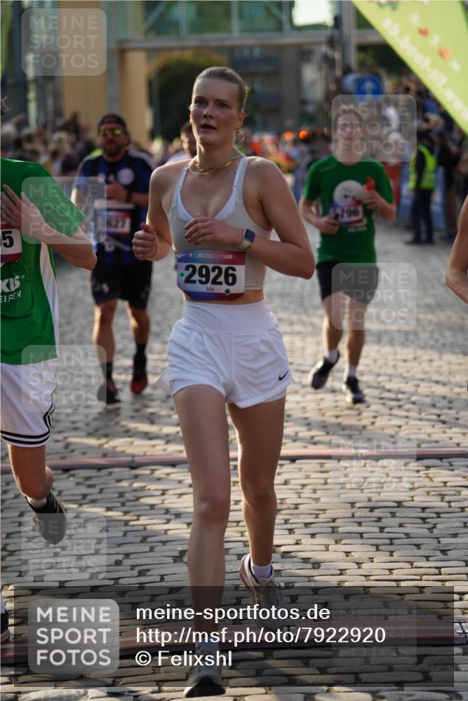 13.06.2025 - Holstenköstenlauf Felixshl http://msf.ph/oto/7922920 13.06.2025 19:50:54 Laufen 2003, 2698, 2724, 2835, 2926, 3120, 3582, 3595, 3627, 3796, 3928 meine-sportfotos.de