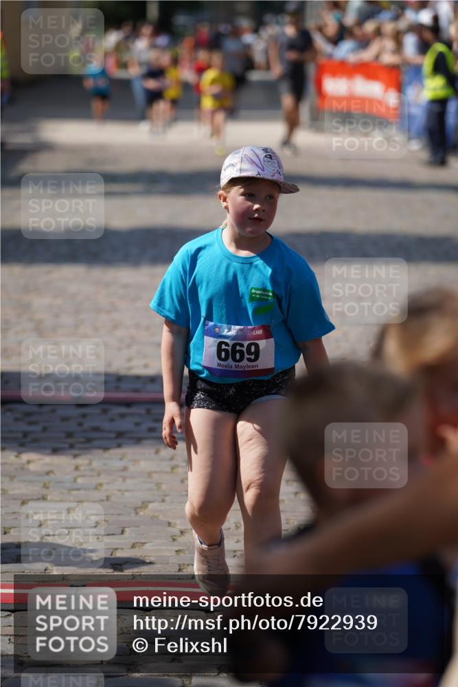 13.06.2025 - Holstenköstenlauf Felixshl http://msf.ph/oto/7922939 13.06.2025 15:39:37 Laufen 90, 668, 669 meine-sportfotos.de