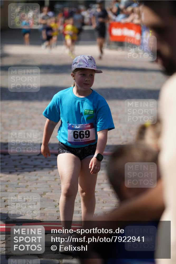 13.06.2025 - Holstenköstenlauf Felixshl http://msf.ph/oto/7922941 13.06.2025 15:39:37 Laufen 90, 668, 669 meine-sportfotos.de