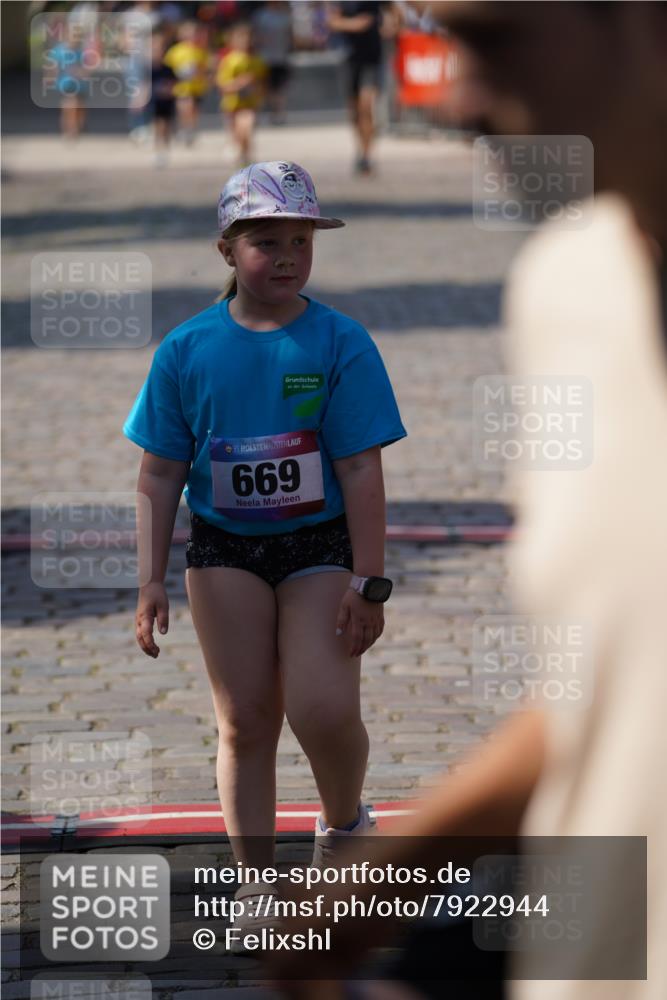 13.06.2025 - Holstenköstenlauf Felixshl http://msf.ph/oto/7922944 13.06.2025 15:39:37 Laufen 90, 668, 669 meine-sportfotos.de