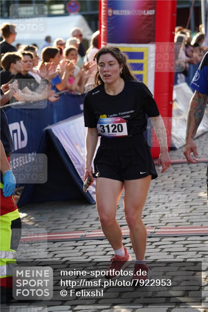 13.06.2025 - Holstenköstenlauf Felixshl http://msf.ph/oto/7922953 13.06.2025 19:51:00 Laufen 2003, 2158, 2674, 2698, 2739, 2835, 3081, 3120, 3221, 3621, 3928 meine-sportfotos.de