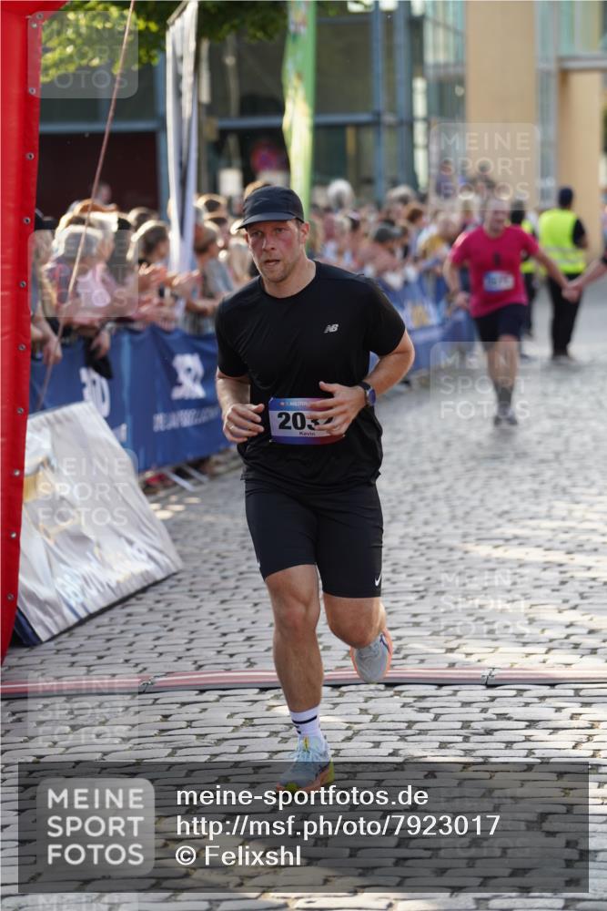 13.06.2025 - Holstenköstenlauf Felixshl http://msf.ph/oto/7923017 13.06.2025 19:51:26 Laufen 2032, 2571, 2624, 2634, 3631 meine-sportfotos.de