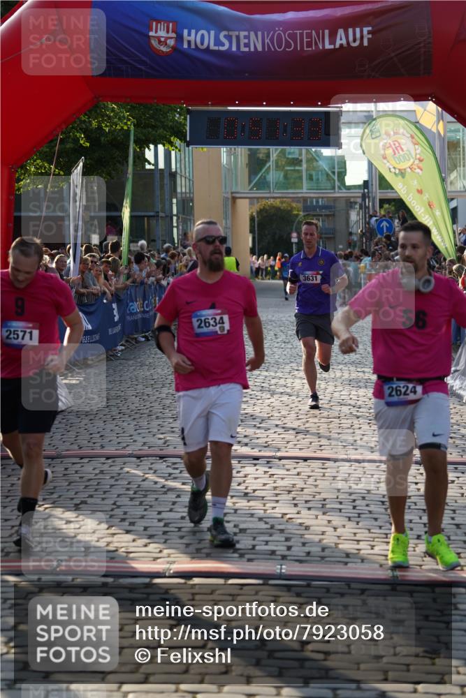 13.06.2025 - Holstenköstenlauf Felixshl http://msf.ph/oto/7923058 13.06.2025 19:51:32 Laufen 2571, 2624, 2634, 3247, 3631 meine-sportfotos.de
