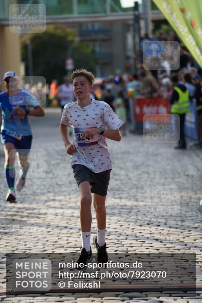 13.06.2025 - Holstenköstenlauf Felixshl http://msf.ph/oto/7923070 13.06.2025 19:51:39 Laufen 2126, 2190, 3214, 3247 meine-sportfotos.de
