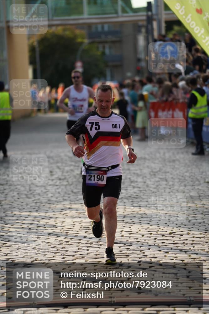 13.06.2025 - Holstenköstenlauf Felixshl http://msf.ph/oto/7923084 13.06.2025 19:51:43 Laufen 2126, 2190, 3214, 3247 meine-sportfotos.de