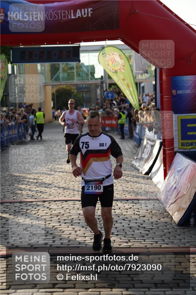 13.06.2025 - Holstenköstenlauf Felixshl http://msf.ph/oto/7923090 13.06.2025 19:51:45 Laufen 2126, 2190, 2818, 3214 meine-sportfotos.de