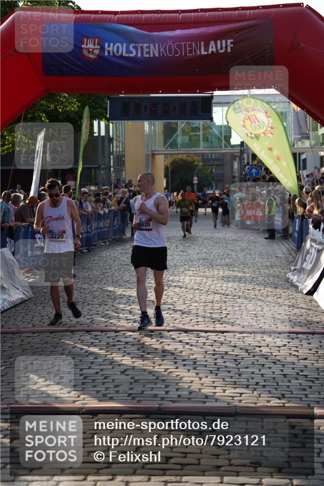 13.06.2025 - Holstenköstenlauf Felixshl http://msf.ph/oto/7923121 13.06.2025 19:52:00 Laufen 3220, 3594, 3620 meine-sportfotos.de