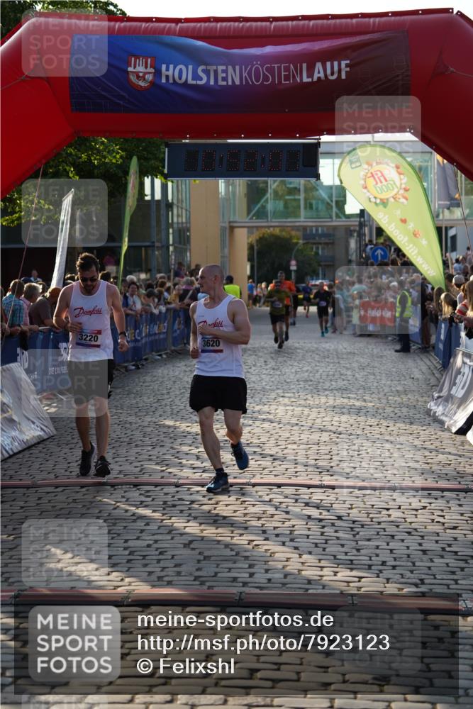 13.06.2025 - Holstenköstenlauf Felixshl http://msf.ph/oto/7923123 13.06.2025 19:52:00 Laufen 3220, 3594, 3620 meine-sportfotos.de