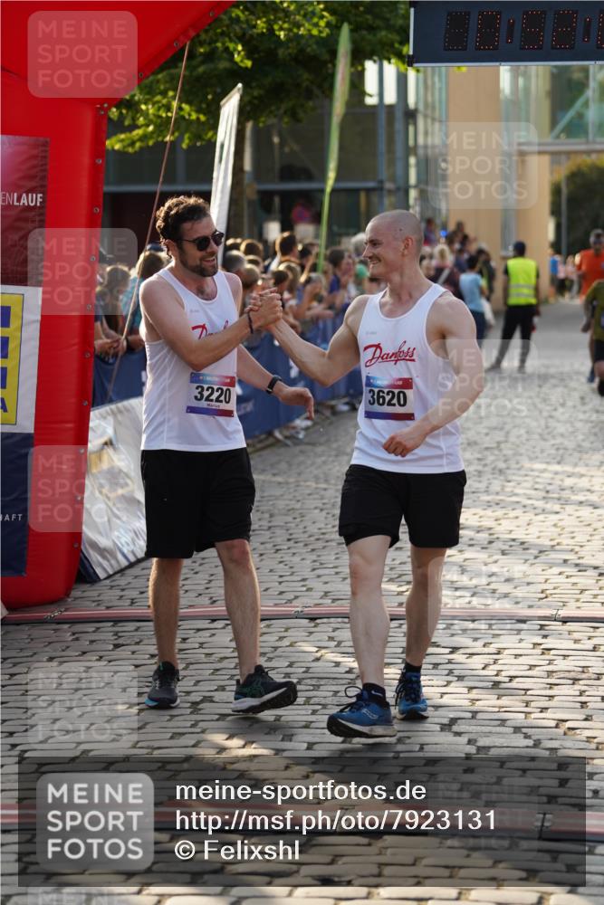 13.06.2025 - Holstenköstenlauf Felixshl http://msf.ph/oto/7923131 13.06.2025 19:52:02 Laufen 2437, 2524, 3220, 3594, 3620 meine-sportfotos.de
