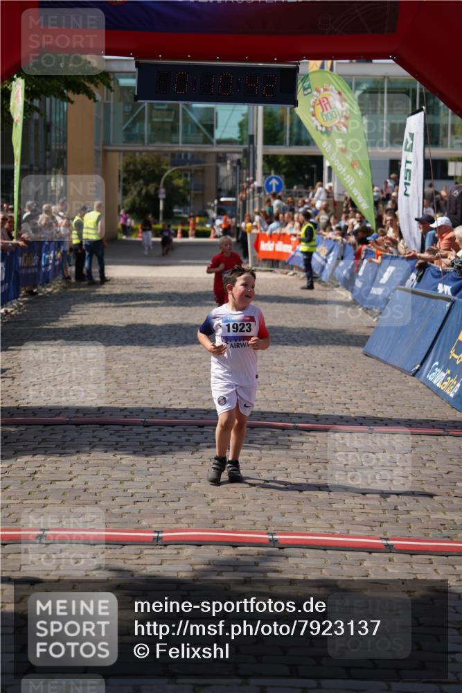 13.06.2025 - Holstenköstenlauf Felixshl http://msf.ph/oto/7923137 13.06.2025 15:40:42 Laufen 10, 1923 meine-sportfotos.de