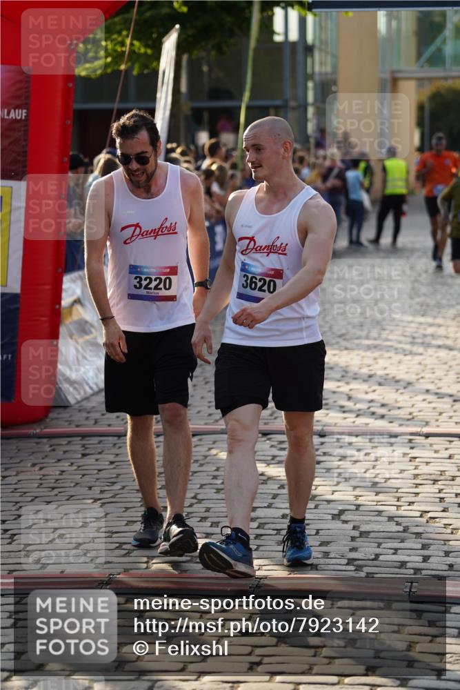 13.06.2025 - Holstenköstenlauf Felixshl http://msf.ph/oto/7923142 13.06.2025 19:52:03 Laufen 2437, 2524, 3220, 3594, 3620 meine-sportfotos.de