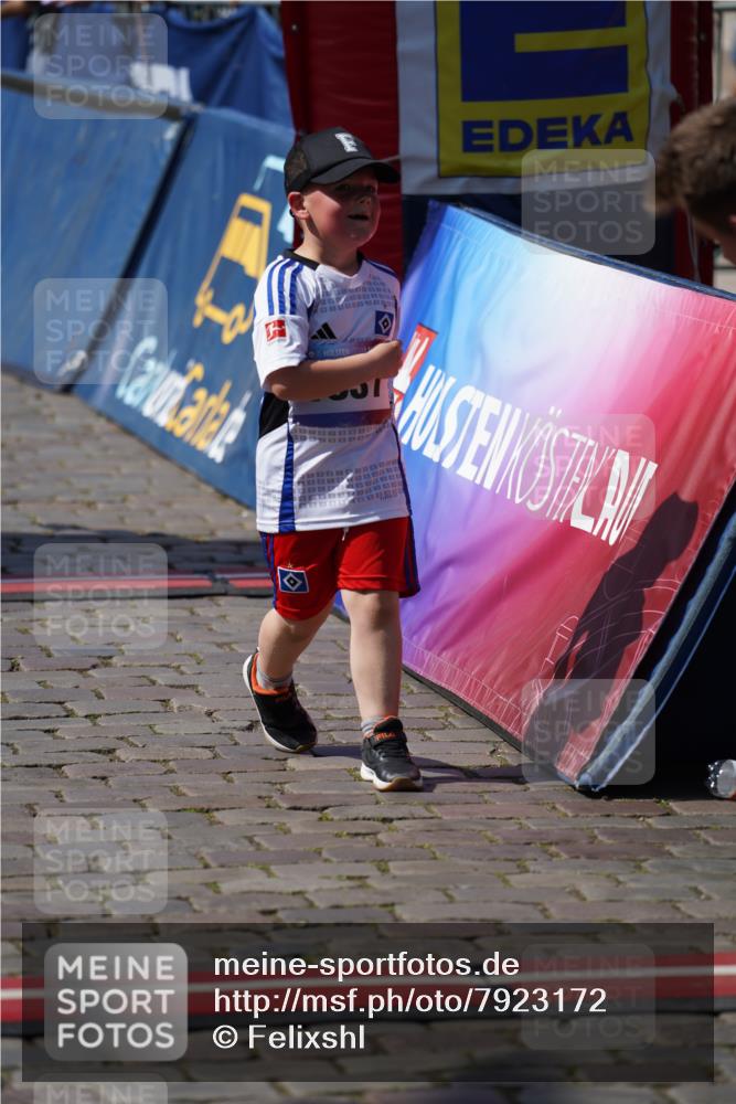 13.06.2025 - Holstenköstenlauf Felixshl http://msf.ph/oto/7923172 13.06.2025 15:41:05 Laufen 1811, 1837 meine-sportfotos.de
