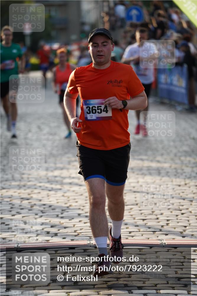 13.06.2025 - Holstenköstenlauf Felixshl http://msf.ph/oto/7923222 13.06.2025 19:52:29 Laufen 2012, 2063, 3059, 3654 meine-sportfotos.de