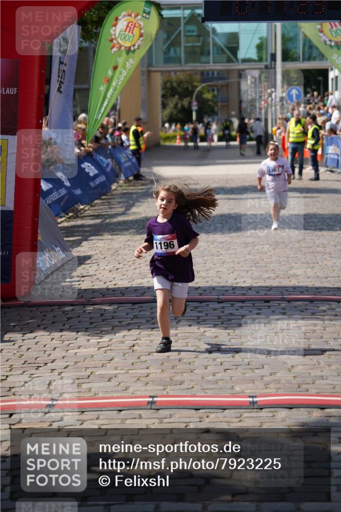 13.06.2025 - Holstenköstenlauf Felixshl http://msf.ph/oto/7923225 13.06.2025 15:41:29 Laufen 1196, 1867 meine-sportfotos.de