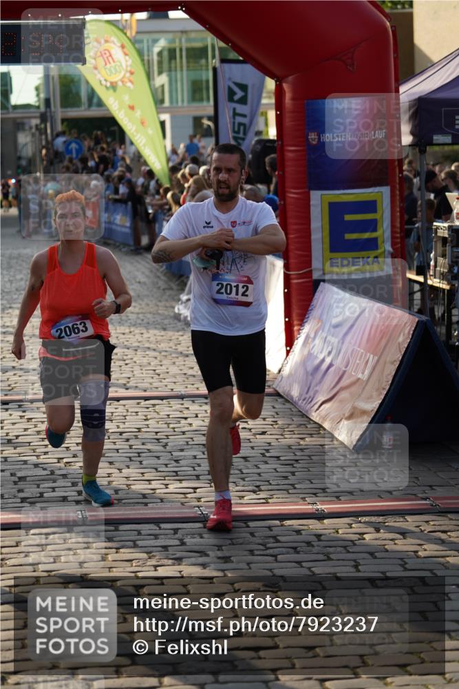 13.06.2025 - Holstenköstenlauf Felixshl http://msf.ph/oto/7923237 13.06.2025 19:52:34 Laufen 2012, 2063, 3059 meine-sportfotos.de