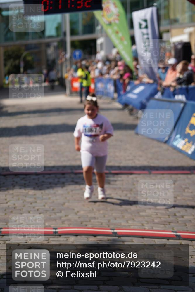 13.06.2025 - Holstenköstenlauf Felixshl http://msf.ph/oto/7923242 13.06.2025 15:41:32 Laufen 1196, 1867 meine-sportfotos.de