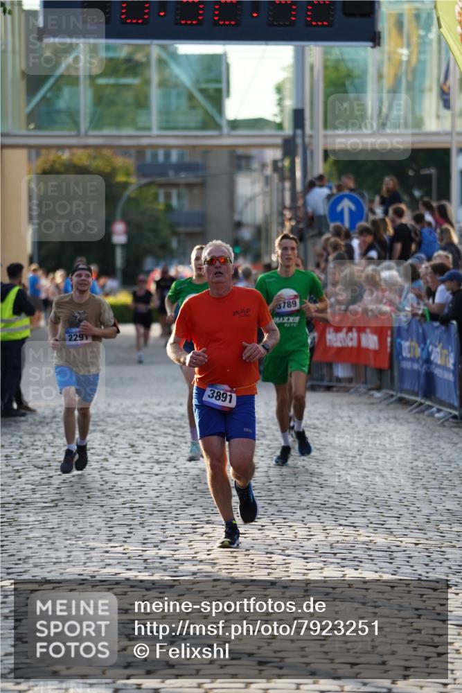 13.06.2025 - Holstenköstenlauf Felixshl http://msf.ph/oto/7923251 13.06.2025 19:52:41 Laufen 2291, 2512, 3789, 3875, 3891 meine-sportfotos.de