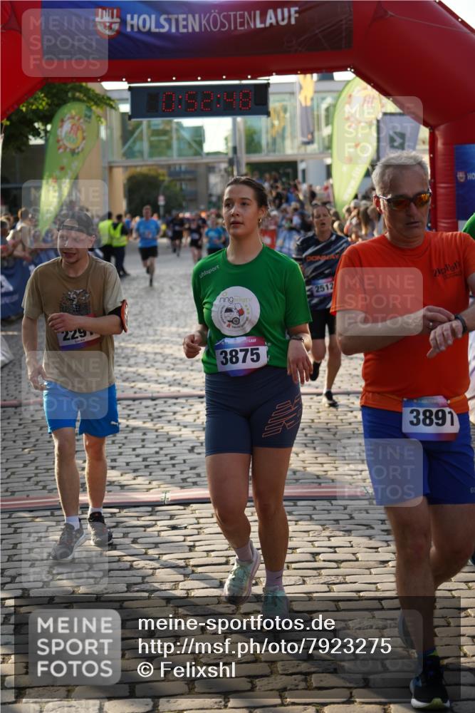 13.06.2025 - Holstenköstenlauf Felixshl http://msf.ph/oto/7923275 13.06.2025 19:52:47 Laufen 2103, 2291, 2512, 2665, 3789, 3849, 3875, 3891 meine-sportfotos.de