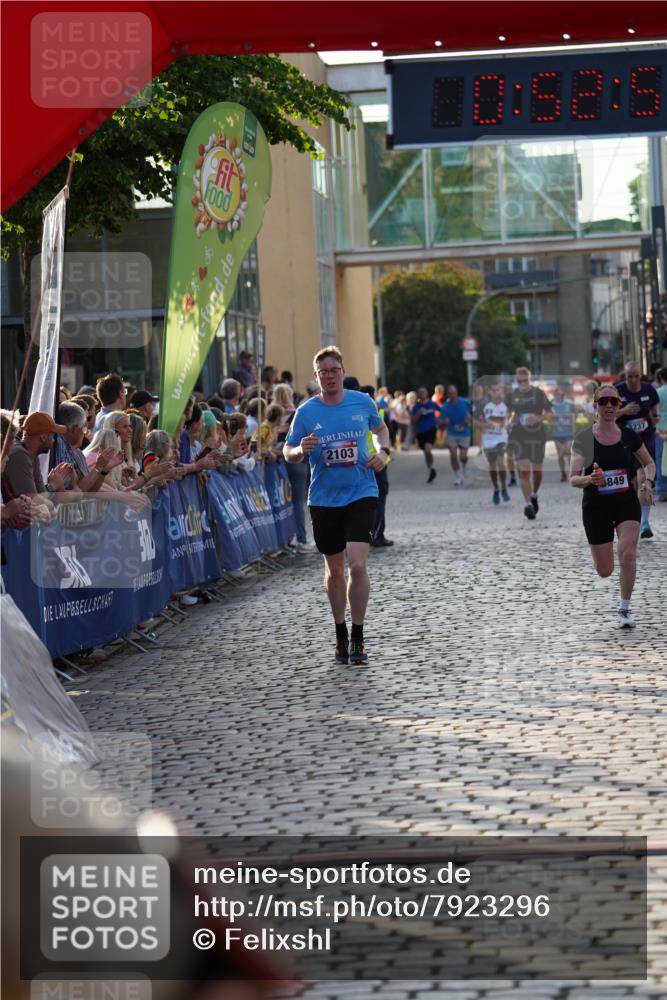 13.06.2025 - Holstenköstenlauf Felixshl http://msf.ph/oto/7923296 13.06.2025 19:52:51 Laufen 2103, 2512, 2665, 3123, 3237, 3849 meine-sportfotos.de