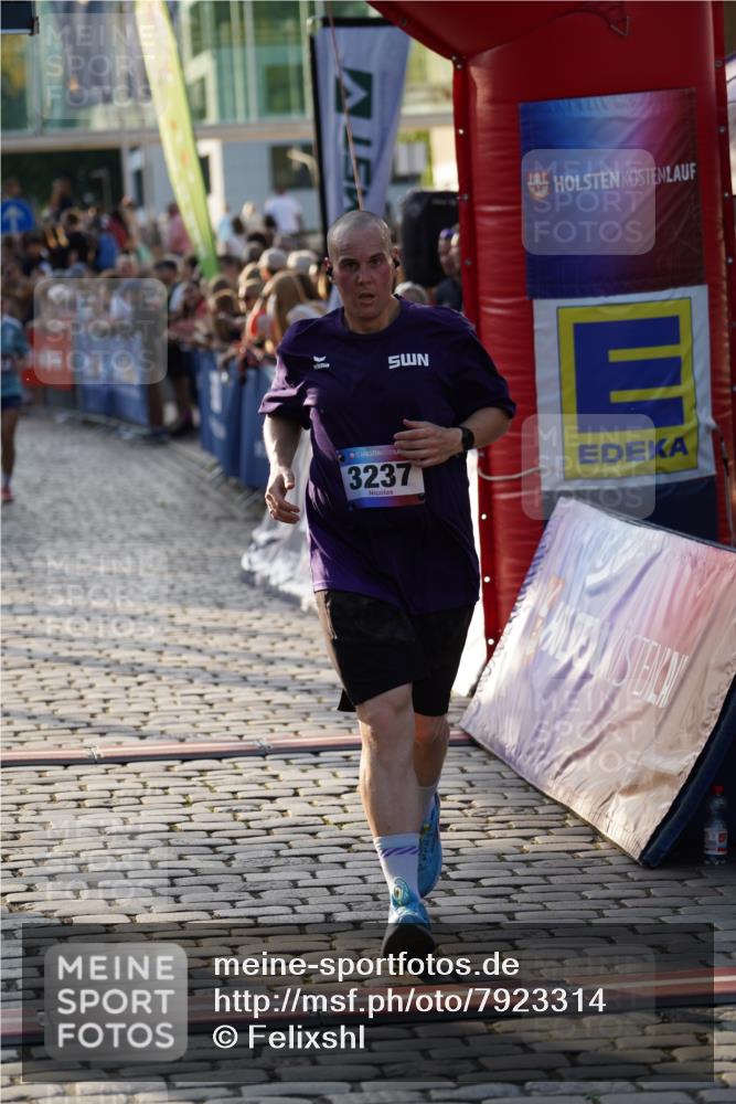 13.06.2025 - Holstenköstenlauf Felixshl http://msf.ph/oto/7923314 13.06.2025 19:52:58 Laufen 2103, 2170, 2234, 2243, 2398, 2607, 2813, 3123, 3237 meine-sportfotos.de