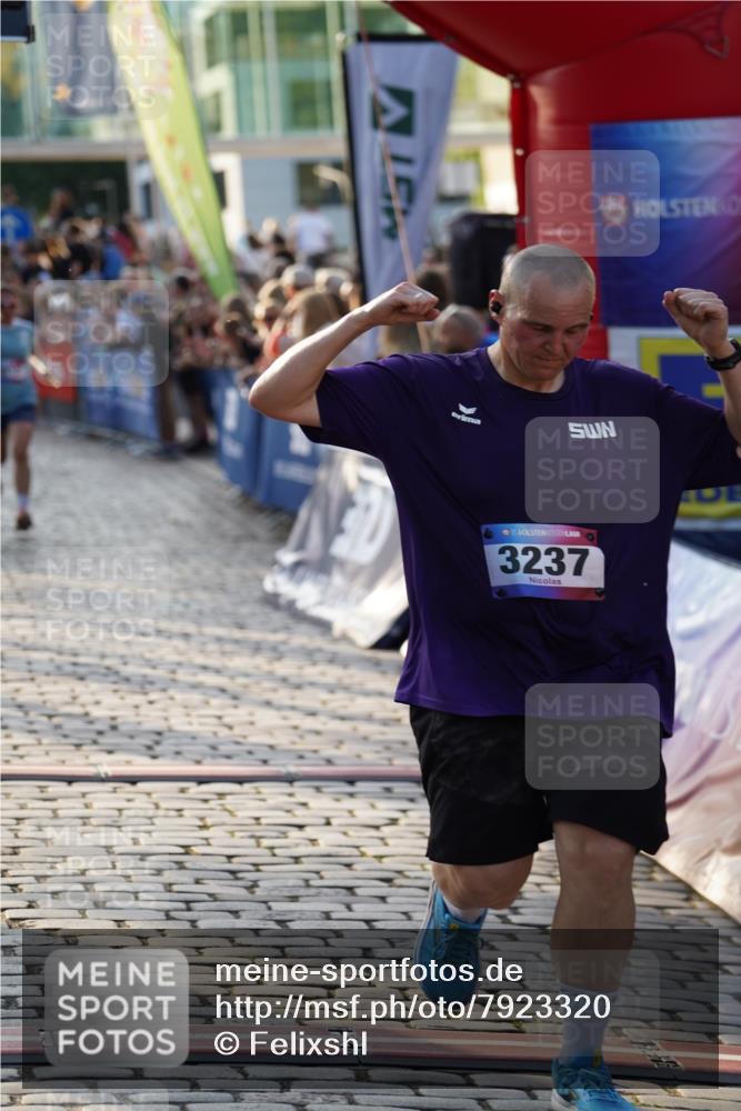 13.06.2025 - Holstenköstenlauf Felixshl http://msf.ph/oto/7923320 13.06.2025 19:52:59 Laufen 2103, 2170, 2234, 2243, 2398, 2607, 2813, 3123, 3237 meine-sportfotos.de