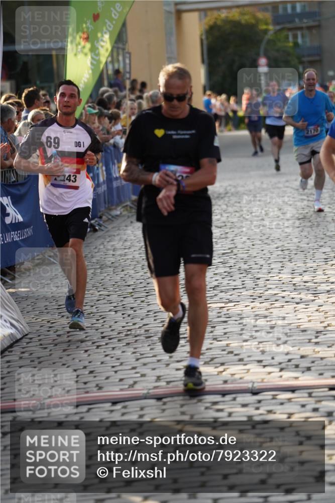 13.06.2025 - Holstenköstenlauf Felixshl http://msf.ph/oto/7923322 13.06.2025 19:53:00 Laufen 2170, 2234, 2243, 2398, 2607, 2813, 3123, 3237 meine-sportfotos.de