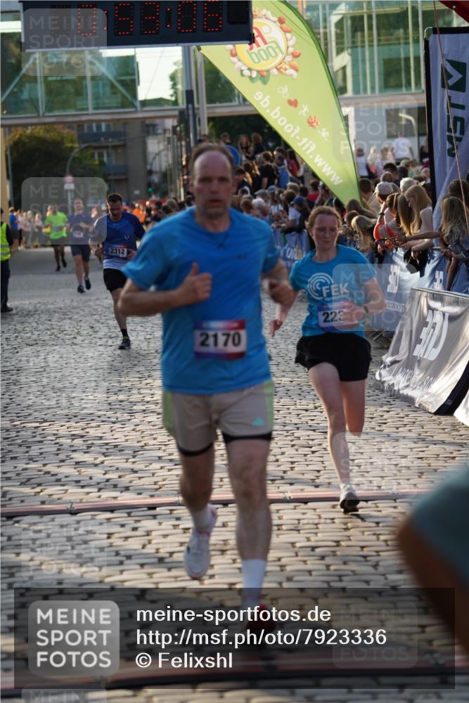 13.06.2025 - Holstenköstenlauf Felixshl http://msf.ph/oto/7923336 13.06.2025 19:53:06 Laufen 2170, 2234, 2312, 2813 meine-sportfotos.de