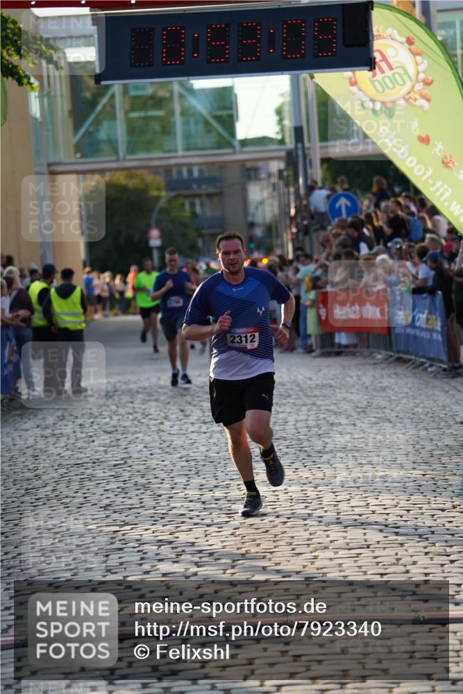 13.06.2025 - Holstenköstenlauf Felixshl http://msf.ph/oto/7923340 13.06.2025 19:53:08 Laufen 2170, 2234, 2312, 2798 meine-sportfotos.de