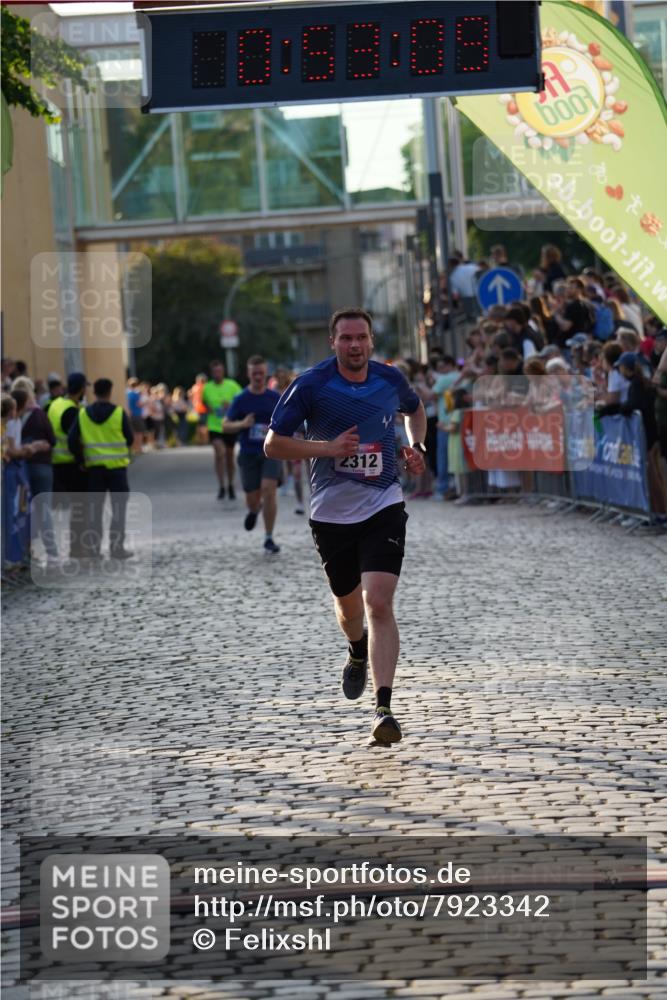 13.06.2025 - Holstenköstenlauf Felixshl http://msf.ph/oto/7923342 13.06.2025 19:53:08 Laufen 2170, 2234, 2312, 2798 meine-sportfotos.de