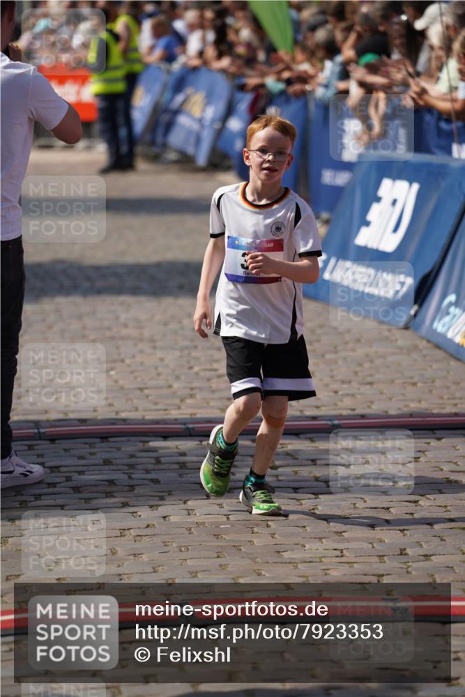 13.06.2025 - Holstenköstenlauf Felixshl http://msf.ph/oto/7923353 13.06.2025 16:06:04 Laufen 35, 166, 963 meine-sportfotos.de