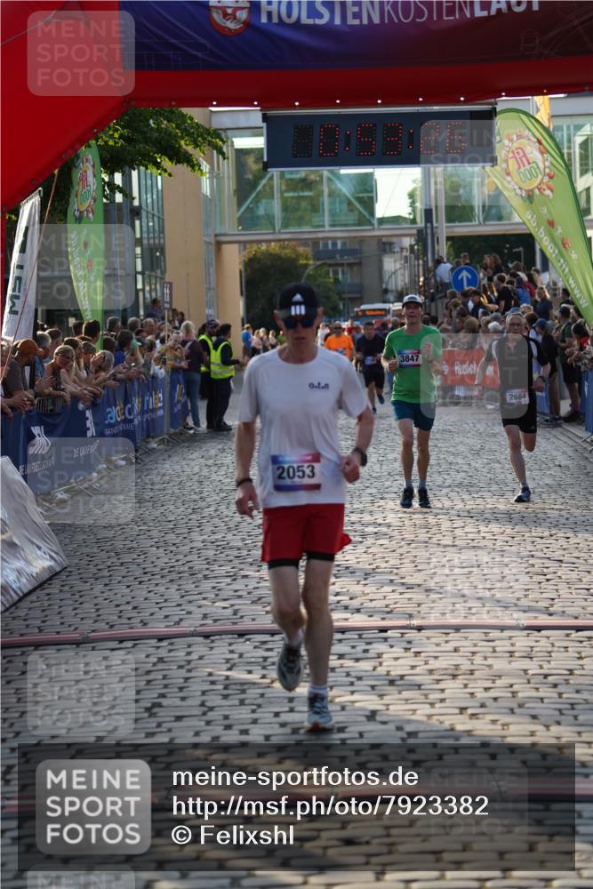 13.06.2025 - Holstenköstenlauf Felixshl http://msf.ph/oto/7923382 13.06.2025 19:53:25 Laufen 2053, 2661, 2664, 3847 meine-sportfotos.de