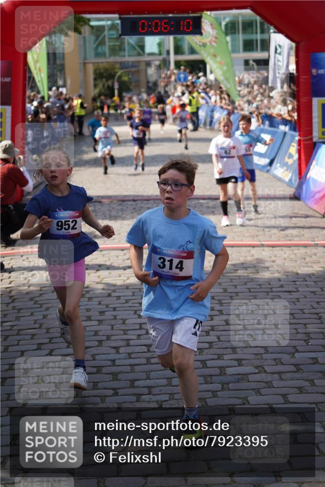 13.06.2025 - Holstenköstenlauf Felixshl http://msf.ph/oto/7923395 13.06.2025 16:06:19 Laufen 62, 210, 314, 319, 714, 952, 1154, 1155, 1859, 1865, 1869 meine-sportfotos.de