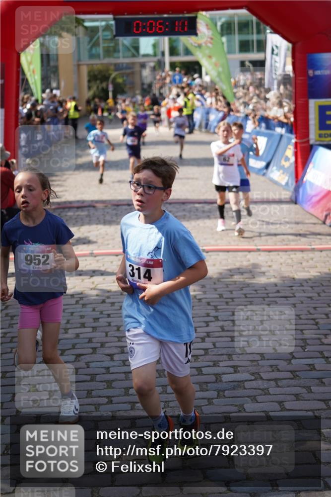 13.06.2025 - Holstenköstenlauf Felixshl http://msf.ph/oto/7923397 13.06.2025 16:06:20 Laufen 62, 210, 314, 319, 714, 952, 1154, 1155, 1859, 1865, 1869 meine-sportfotos.de