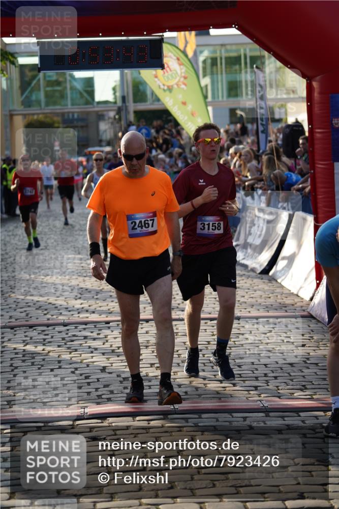 13.06.2025 - Holstenköstenlauf Felixshl http://msf.ph/oto/7923426 13.06.2025 19:53:43 Laufen 2467, 2476, 2493, 2498, 2722, 3158, 3189, 3742, 3919 meine-sportfotos.de
